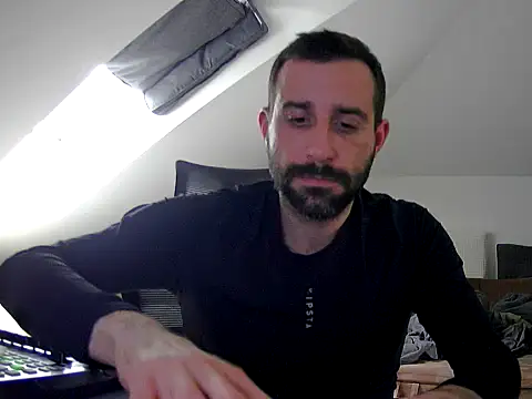 gryzoon online show from 5, 10, 2025