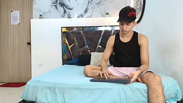 KING OFF BOYS online show from 3, 11, 2025