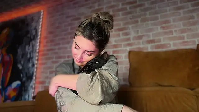  Allie  online show from 4, 2, 2026