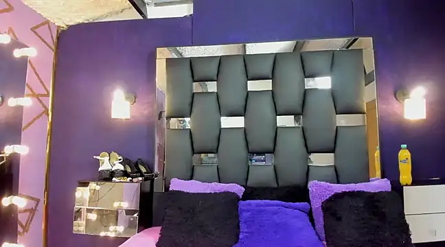 Snapshot of EMYCLARK01 chatting on 7, 3, 2025 EMYCLARK01 online show from 7, 3, 2025