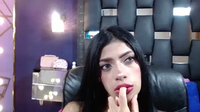 Snapshot of EMYCLARK01 chatting on 19, 3, 2026 EMYCLARK01 online show from 19, 3, 2026