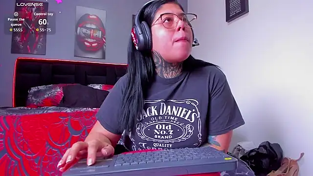 Snapshot of Veronika_metal chatting on 10, 7, 2026 Veronika metal online show from 10, 7, 2026