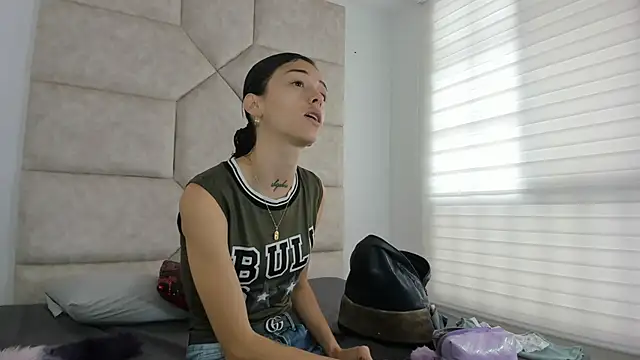 Snapshot of Vaiolett_Smith chatting on 27, 9, 2025 Vaiolett Smith online show from 27, 9, 2025