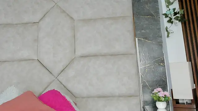 Snapshot of Vaiolett_Smith chatting on 1, 12, 2025 Vaiolett Smith online show from 1, 12, 2025