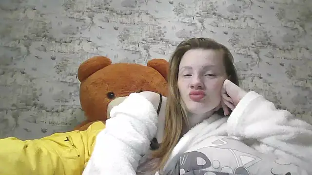 Eveline May online show from 27, 2, 2025