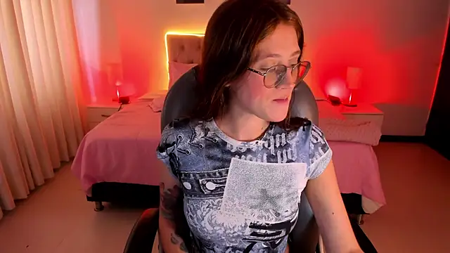 Emily Warren  online show from 24, 9, 2025