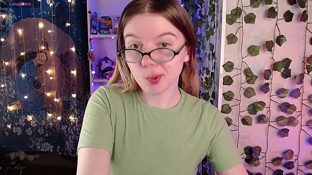 Snapshot of Strawberry_juli chatting on 19, 3, 2025 Strawberry juli online show from 19, 3, 2025