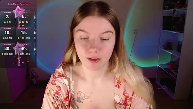 Snapshot of Strawberry_juli chatting on 16, 9, 2025 Strawberry juli online show from 16, 9, 2025