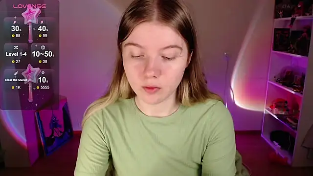 Snapshot of Strawberry_juli chatting on 26, 9, 2025 Strawberry juli online show from 26, 9, 2025