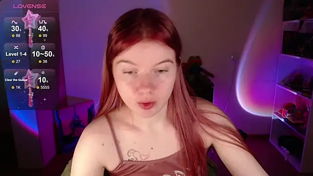 Snapshot of Strawberry_juli chatting on 9, 10, 2025 Strawberry juli online show from 9, 10, 2025