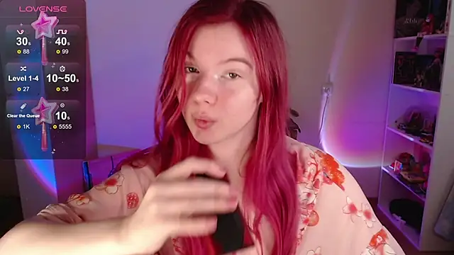 Snapshot of Strawberry_juli chatting on 17, 10, 2025 Strawberry juli online show from 17, 10, 2025