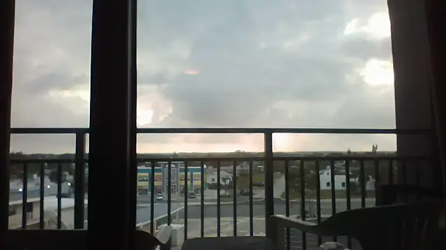 Snapshot of JerseyGem chatting on 6, 10, 2025 JerseyGem online show from 6, 10, 2025