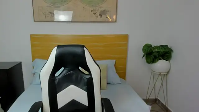 dulce victoriaa  online show from 15, 3, 2025