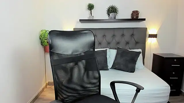 dulce victoriaa  online show from 15, 3, 2025