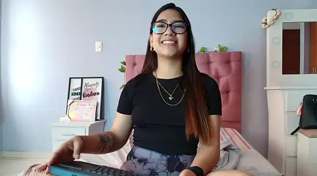 yousweet-Scarett online show from 8, 3, 2025