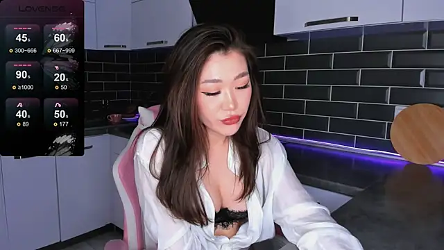 ShaiyaMinn3 online show from 18, 10, 2025