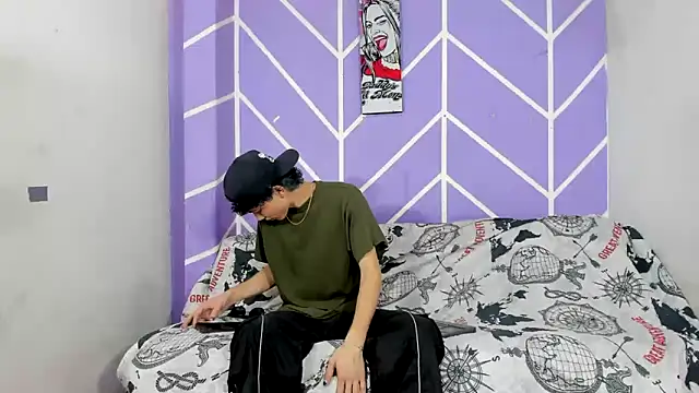 Snapshot of Maxxi_hot23 chatting on 10, 10, 2025 Maxxi hot23 online show from 10, 10, 2025