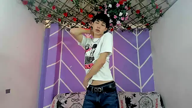 Snapshot of Maxxi_hot23 chatting on 11, 10, 2025 Maxxi hot23 online show from 11, 10, 2025