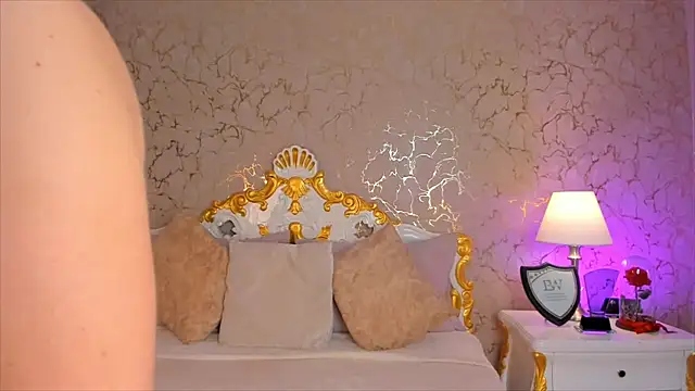 ScarlettWallace online show from 21, 10, 2025