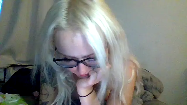 sluttypumpkin online show from 8, 7, 2026