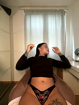 Snapshot of milabigassxoxo chatting on 30, 9, 2025 milabigassxoxo online show from 30, 9, 2025