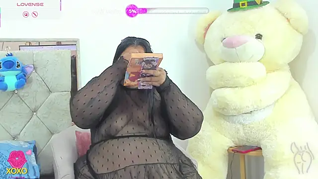 LunaaSweett online show from 30, 4, 2026