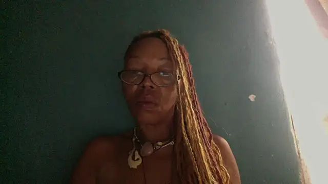 Ladyzee25 online show from 24, 10, 2025