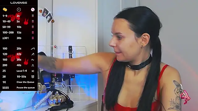 Miss Vic online show from 12, 11, 2025