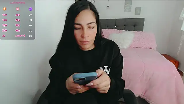 luna lgomez  online show from 23, 12, 2025