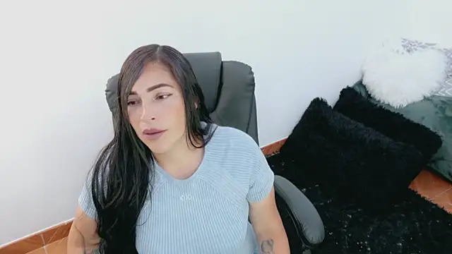 luna lgomez  online show from 4, 5, 2026