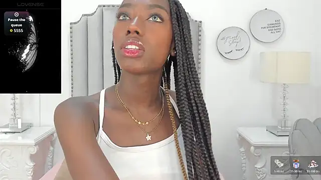 Snapshot of SamantaMarquez chatting on 19, 11, 2025 SamantaMarquez online show from 19, 11, 2025