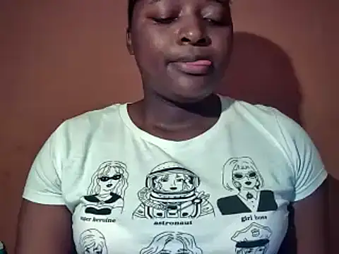 sexyhips2001 online show from 14, 10, 2025