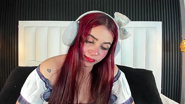 Snapshot of MeganFoxterr chatting on 20, 10, 2025 MeganFoxterr online show from 20, 10, 2025