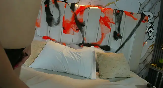 Snapshot of MeganFoxterr chatting on 24, 10, 2025 MeganFoxterr online show from 24, 10, 2025