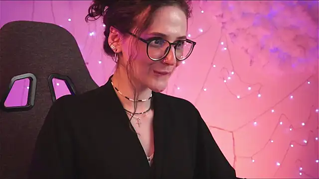 OliviaMcClean online show from 19, 3, 2025