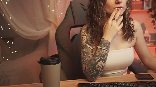 OliviaMcClean online show from 30, 10, 2025