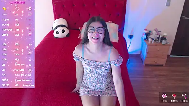 Snapshot of Saray_honey04 chatting on 14, 9, 2025 Saray honey04 online show from 14, 9, 2025