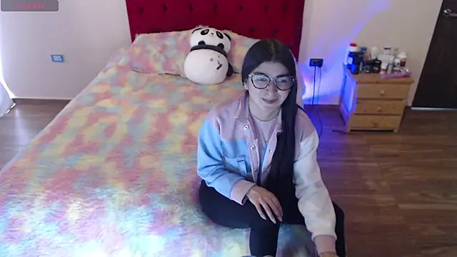 Snapshot of Saray_honey04 chatting on 24, 9, 2025 Saray honey04 online show from 24, 9, 2025