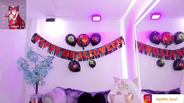 Snapshot of Agatha_luxx chatting on 30, 10, 2025 Agatha luxx online show from 30, 10, 2025