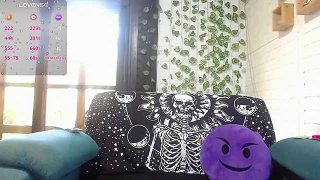 LiraSonnett online show from 7, 10, 2025