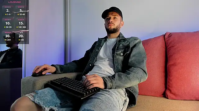 Snapshot of nicholasX1 chatting on 25, 9, 2025 nicholasX1 online show from 25, 9, 2025