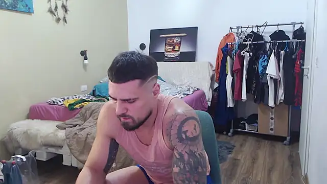 Tiberius hunk online show from 26, 2, 2026