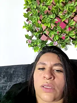 Snapshot of sofia_23x chatting on 10, 10, 2025 sofia 23x online show from 10, 10, 2025