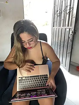 lunaxxx 69 online show from 6, 2, 2026