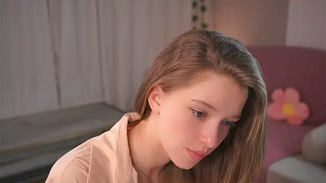 UdelaHathorne online show from 11, 3, 2025