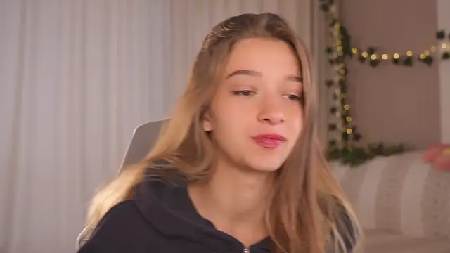 UdelaHathorne online show from 26, 9, 2025