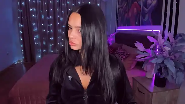 DanaSincere online show from 5, 3, 2025