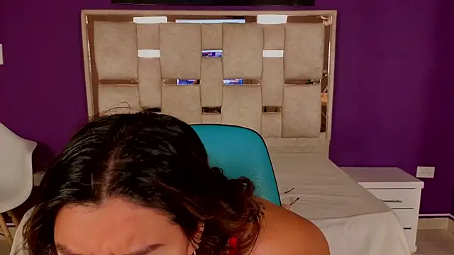 emilyy cooperr online show from 9, 7, 2026