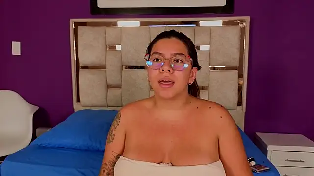 emilyy cooperr online show from 10, 7, 2026