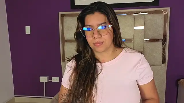 emilyy cooperr online show from 4, 8, 2026